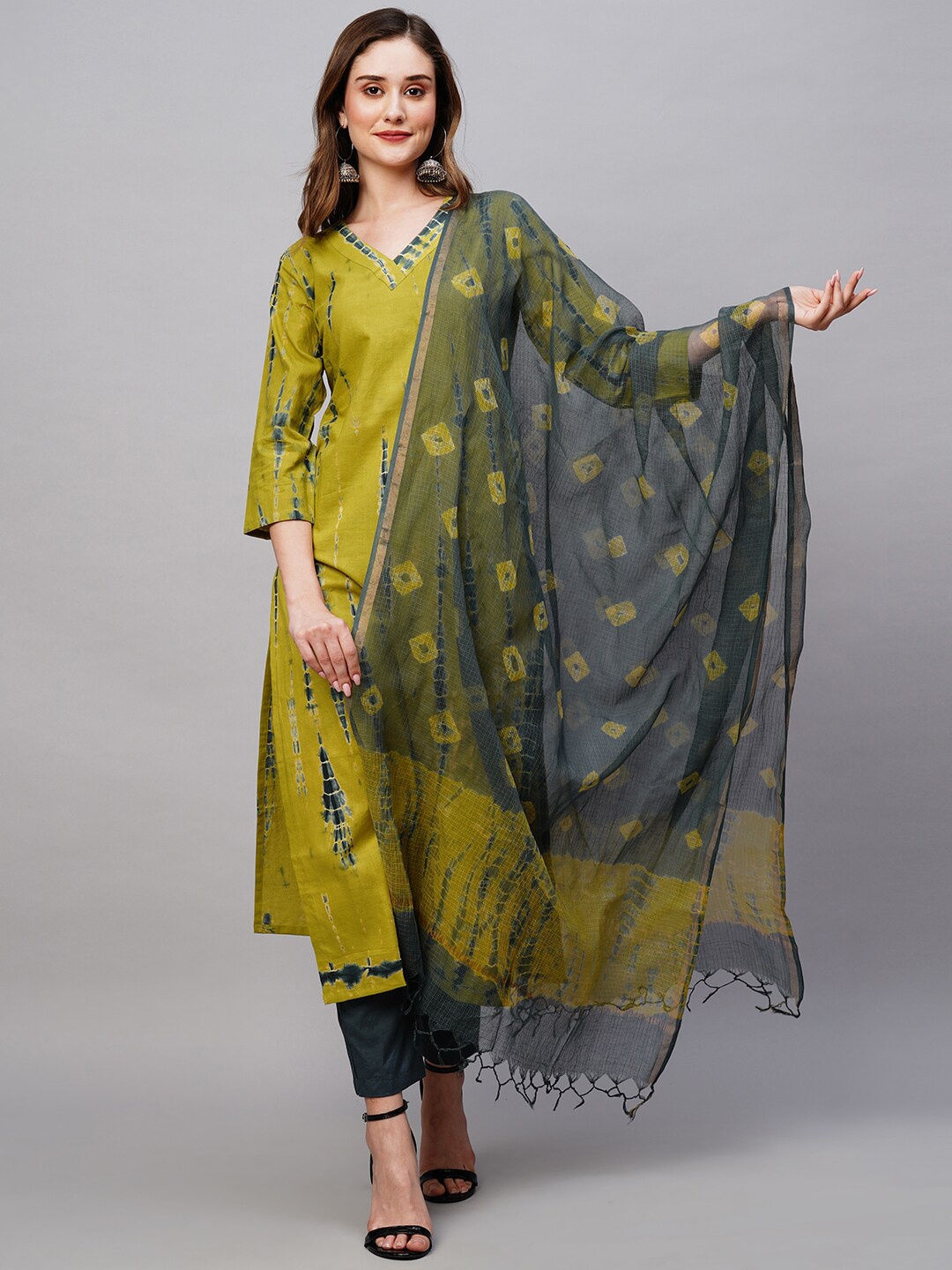 

KALINI Tie & Dyed Kurta & Trousers With Dupatta, Green