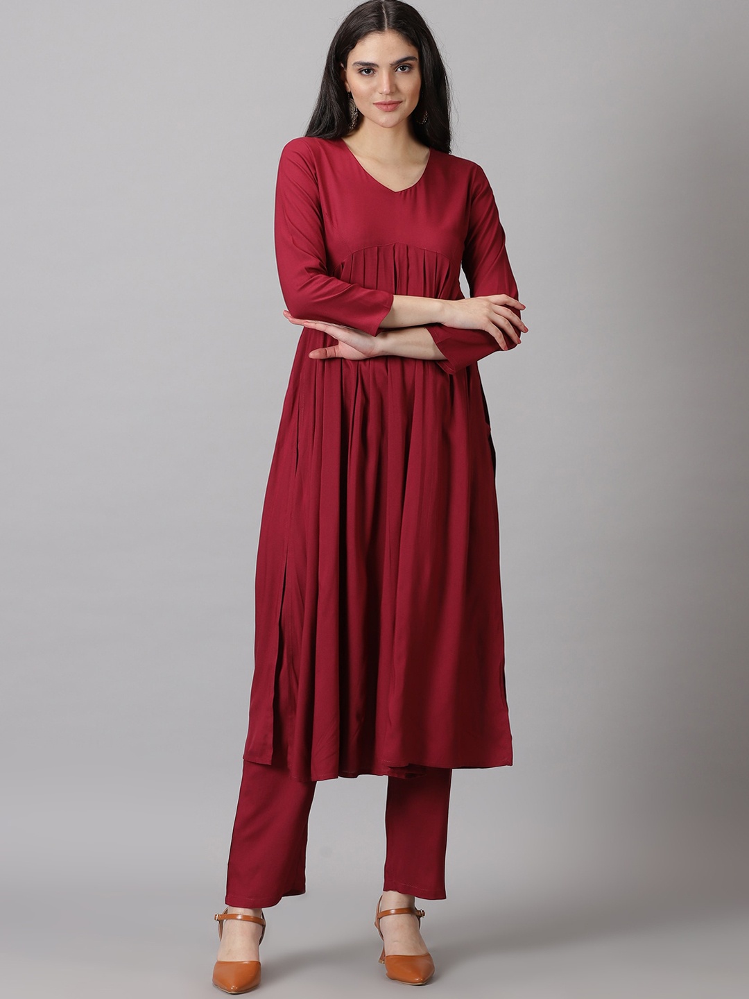 

DRESSAR V-Neck Empire Kurta With Trousers, Maroon