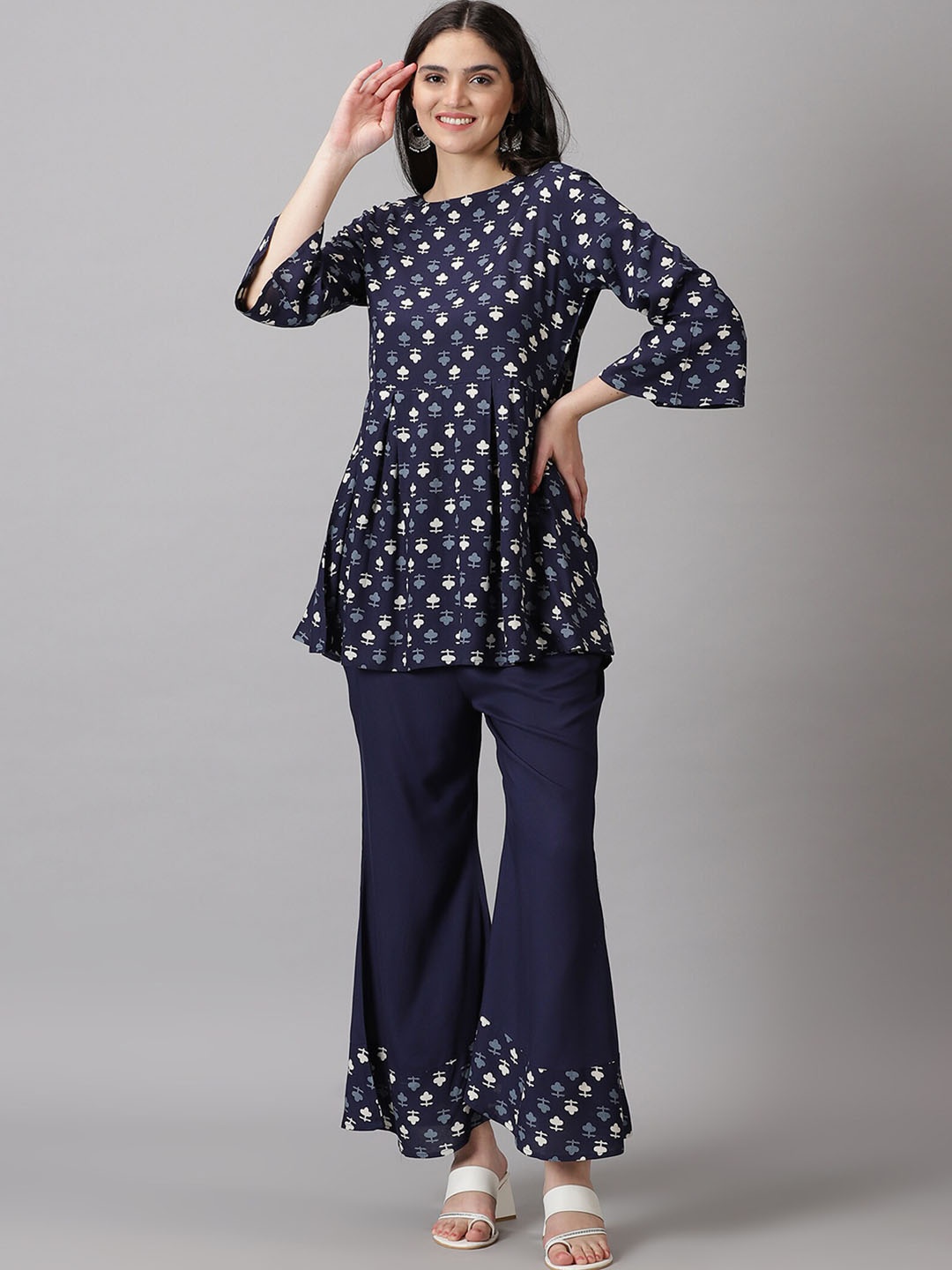 

DRESSAR Ethnic Motifs Printed Regular Kurti With Palazzos, Blue