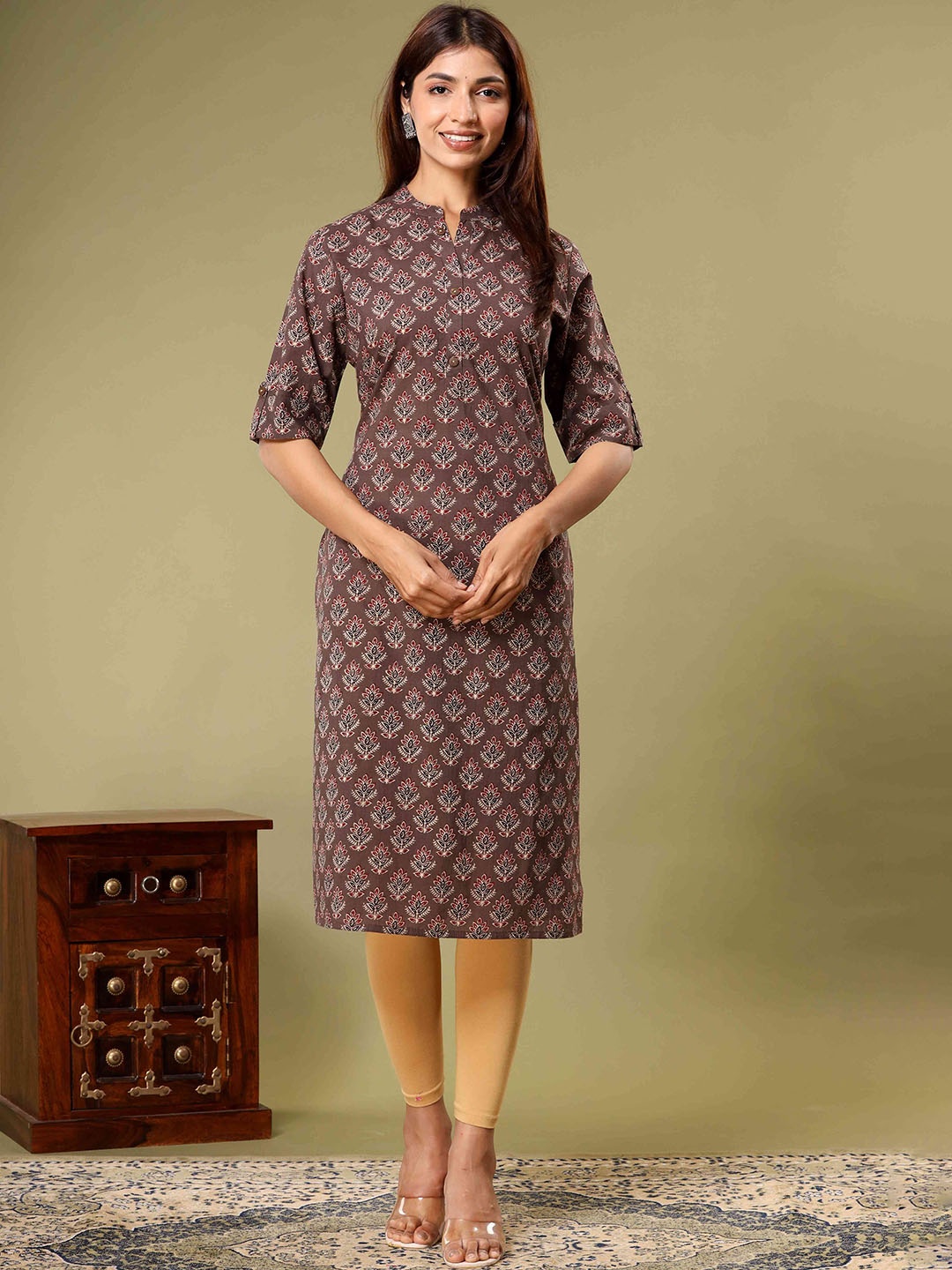 

Nishika Ethnic Motifs Printed Roll-Up Sleeves Cotton Kurta, Brown
