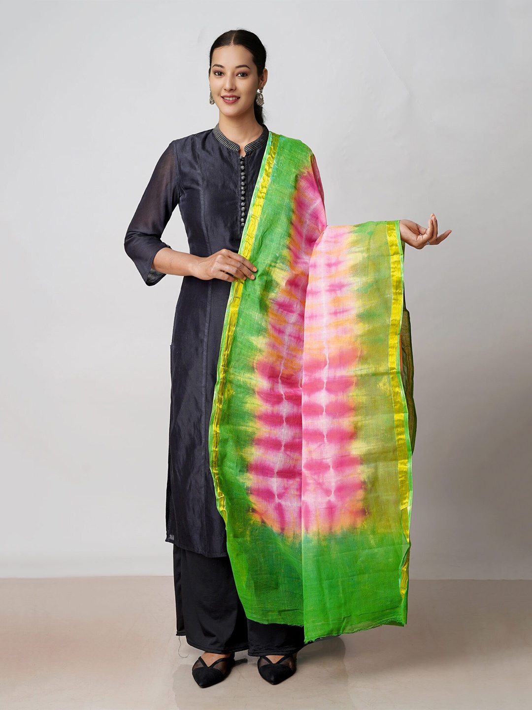 

Unnati Silks Printed Pure Cotton Tie & Dye Dupatta With Zari, Pink