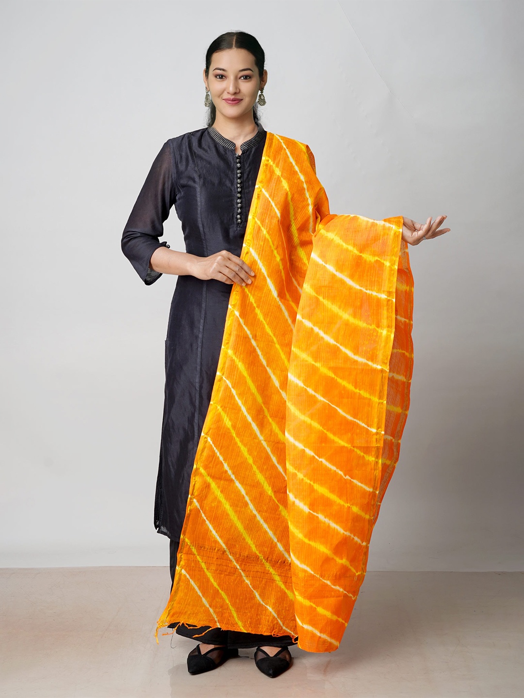 

Unnati Silks Printed Pure Cotton Tie and Dye Dupatta With Zari, Orange