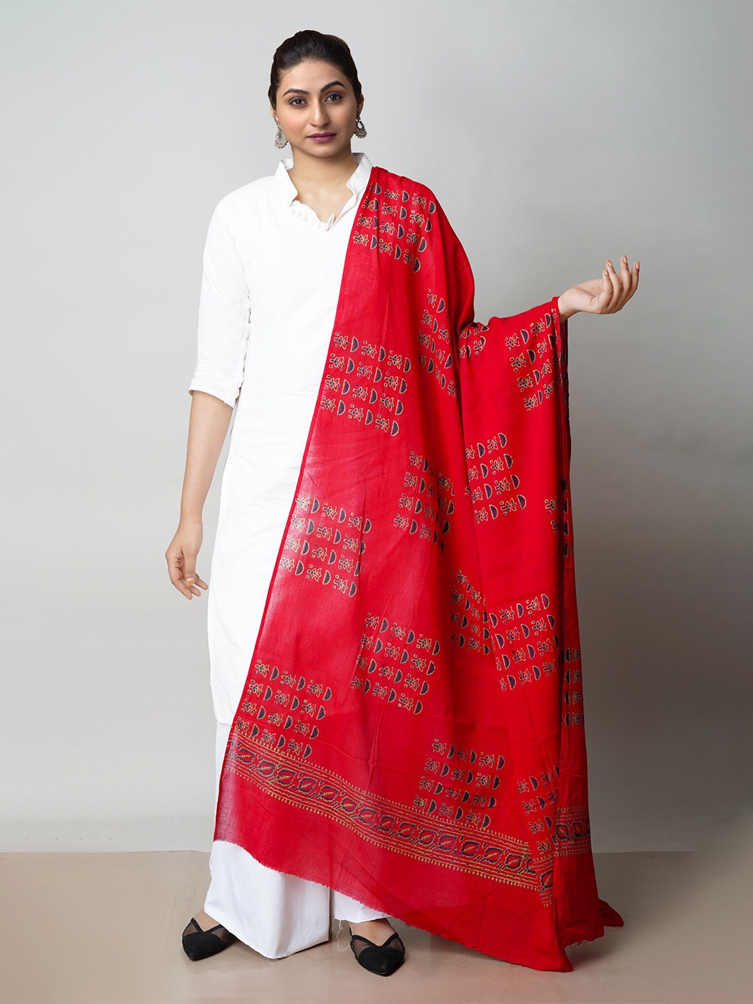 

Unnati Silks Ethnic Motifs Printed Pure Cotton Tie and Dye Dupatta, Red