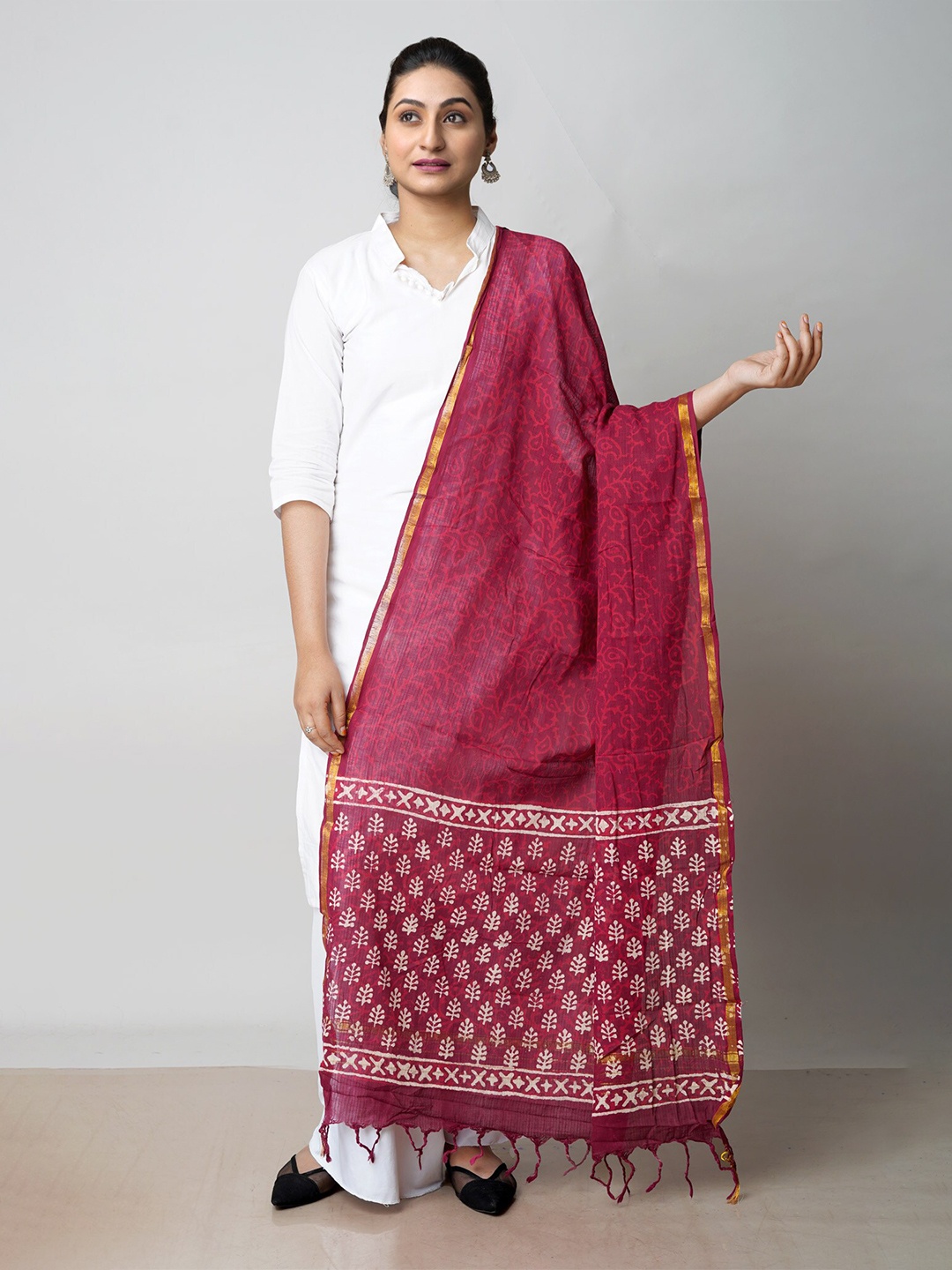 

Unnati Silks Ethnic Motifs Printed Pure Cotton Batik Dupatta, Maroon