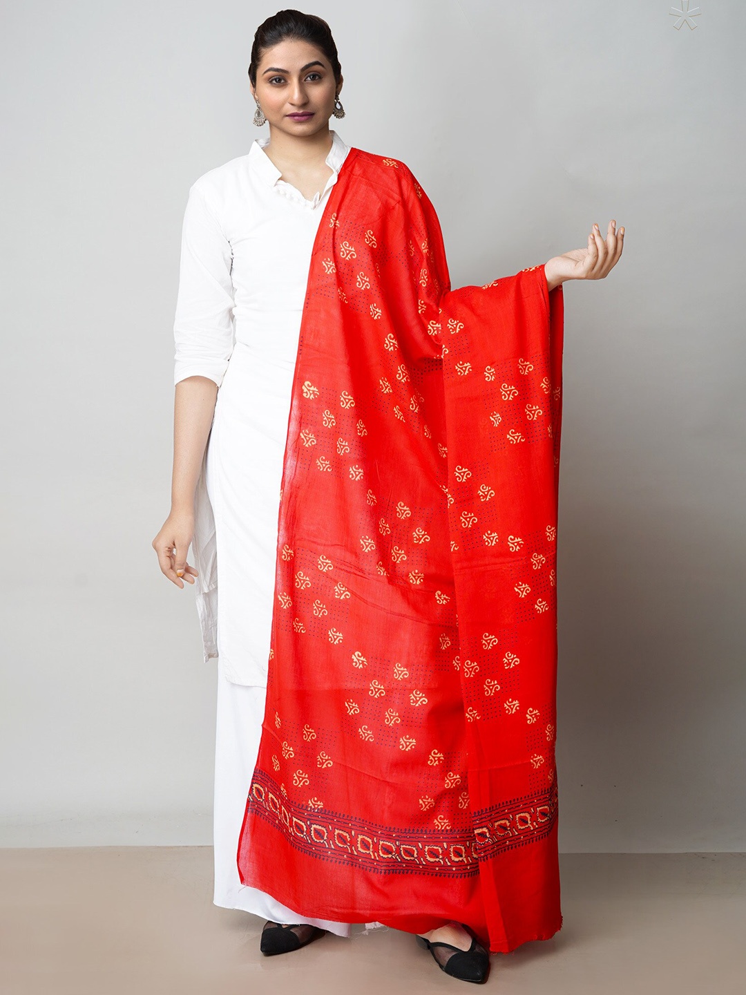 

Unnati Silks Abstract Printed Pure Cotton Dupatta, Red