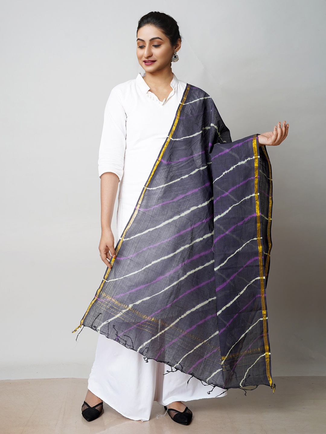 

Unnati Silks Striped Pure Cotton Zari Dupatta, Black