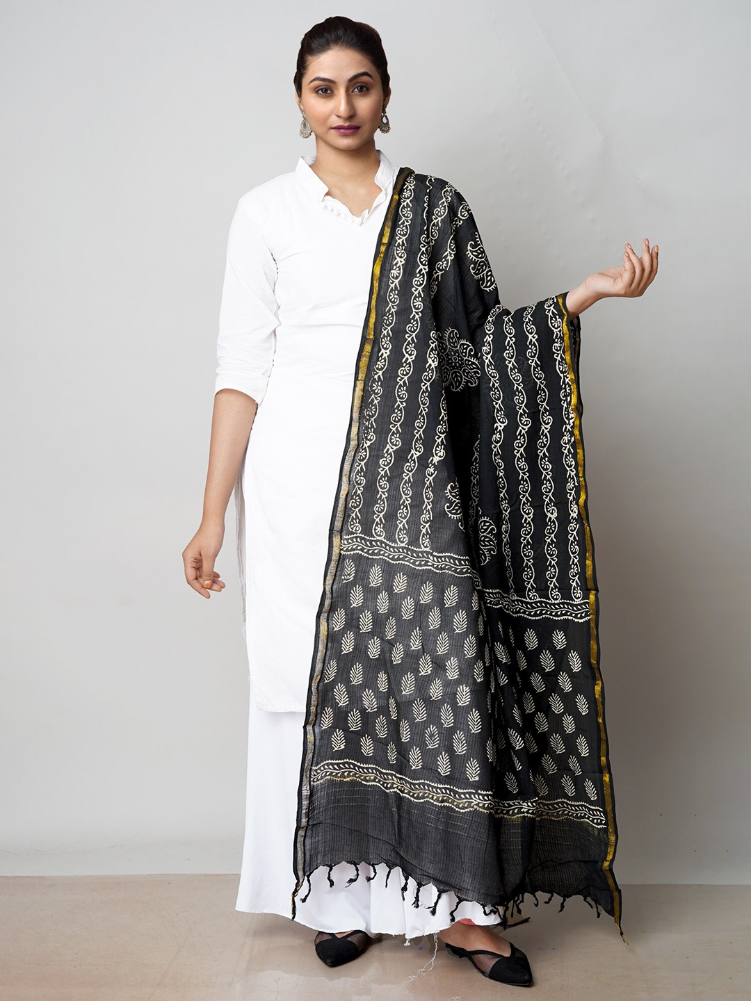 

Unnati Silks Ethnic Motifs Printed Pure Cotton Batik Dupatta, Black