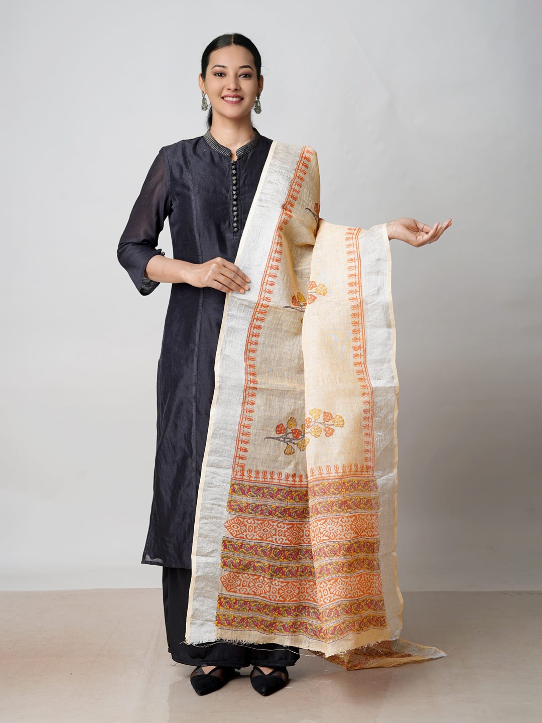 

Unnati Silks Ethnic Motifs Printed Linen Block Print Dupatta, Off white