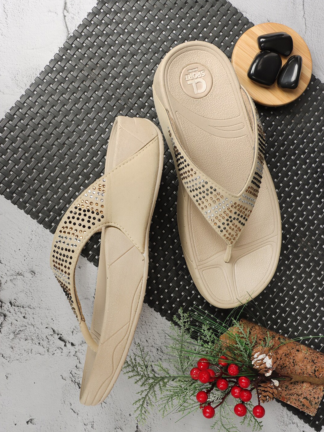 

Carlton London sports Embellished Open Toe Flats, Beige