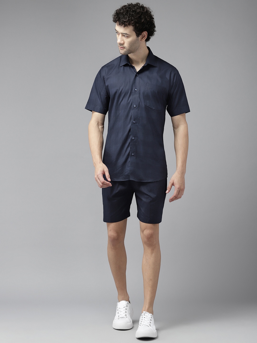 

Shaftesbury London Men Solid Linen Shirt with Shorts, Navy blue