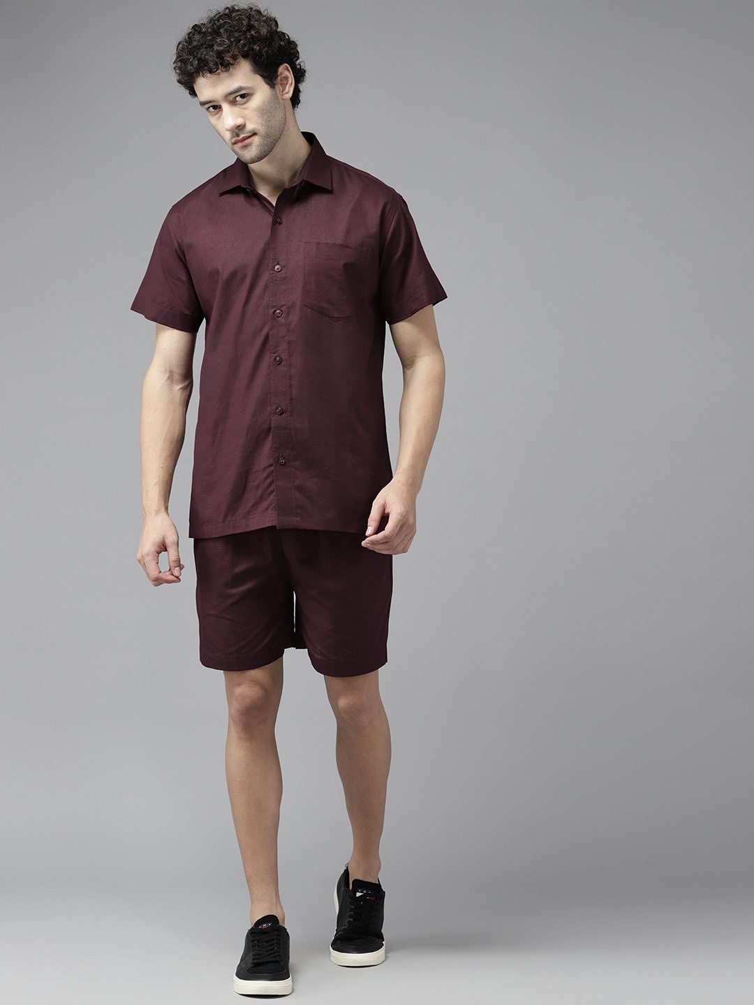 

Shaftesbury London Men Solid Linen Shirt with Shorts, Burgundy