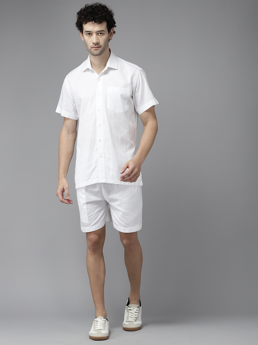 

Shaftesbury London Men Solid Shirt with Shorts, White