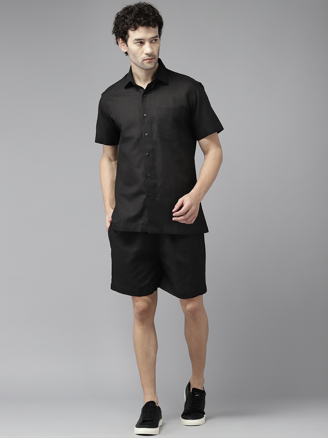 

Shaftesbury London Men Solid Shirt with Shorts, Black