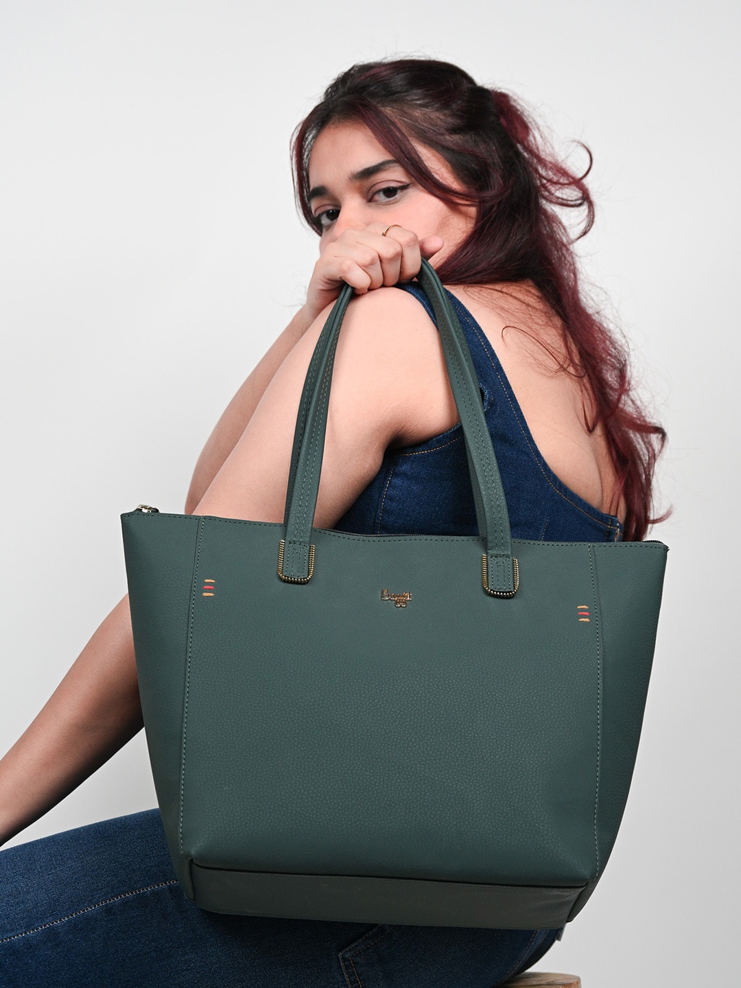 

Baggit Women Solid Shoulder Bag, Green