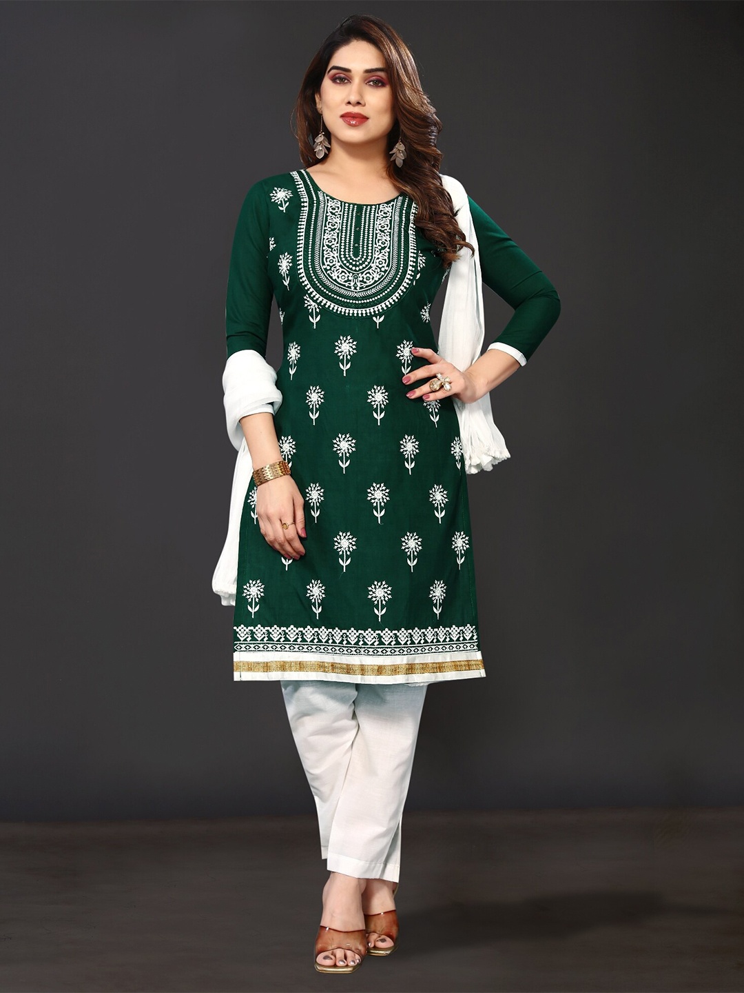 

APNISHA Floral Embroidered Unstitched Dress Material, Green