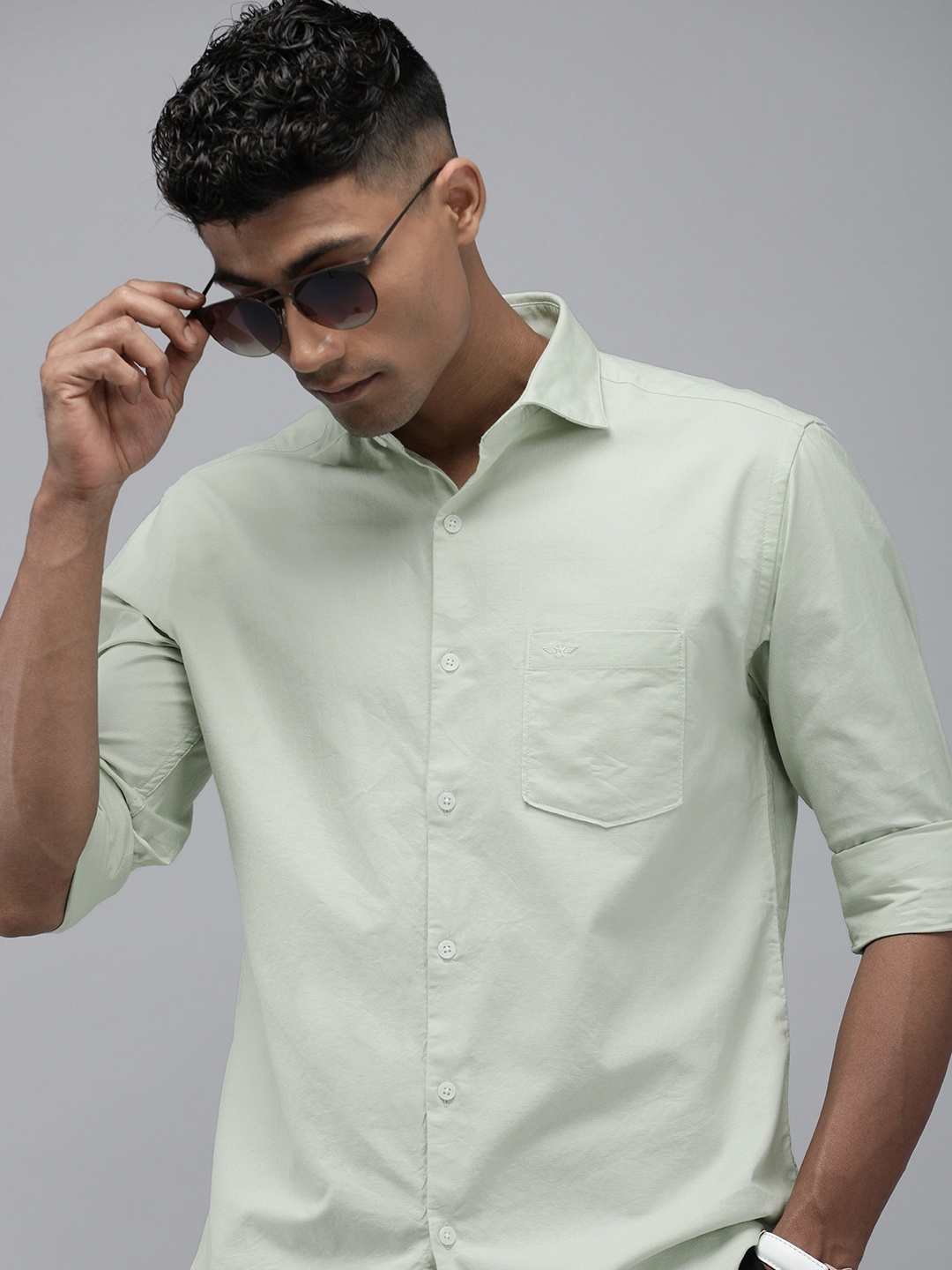 

Park Avenue Pure Cotton Slim Fit Cutaway Collar Casual Shirt, Green