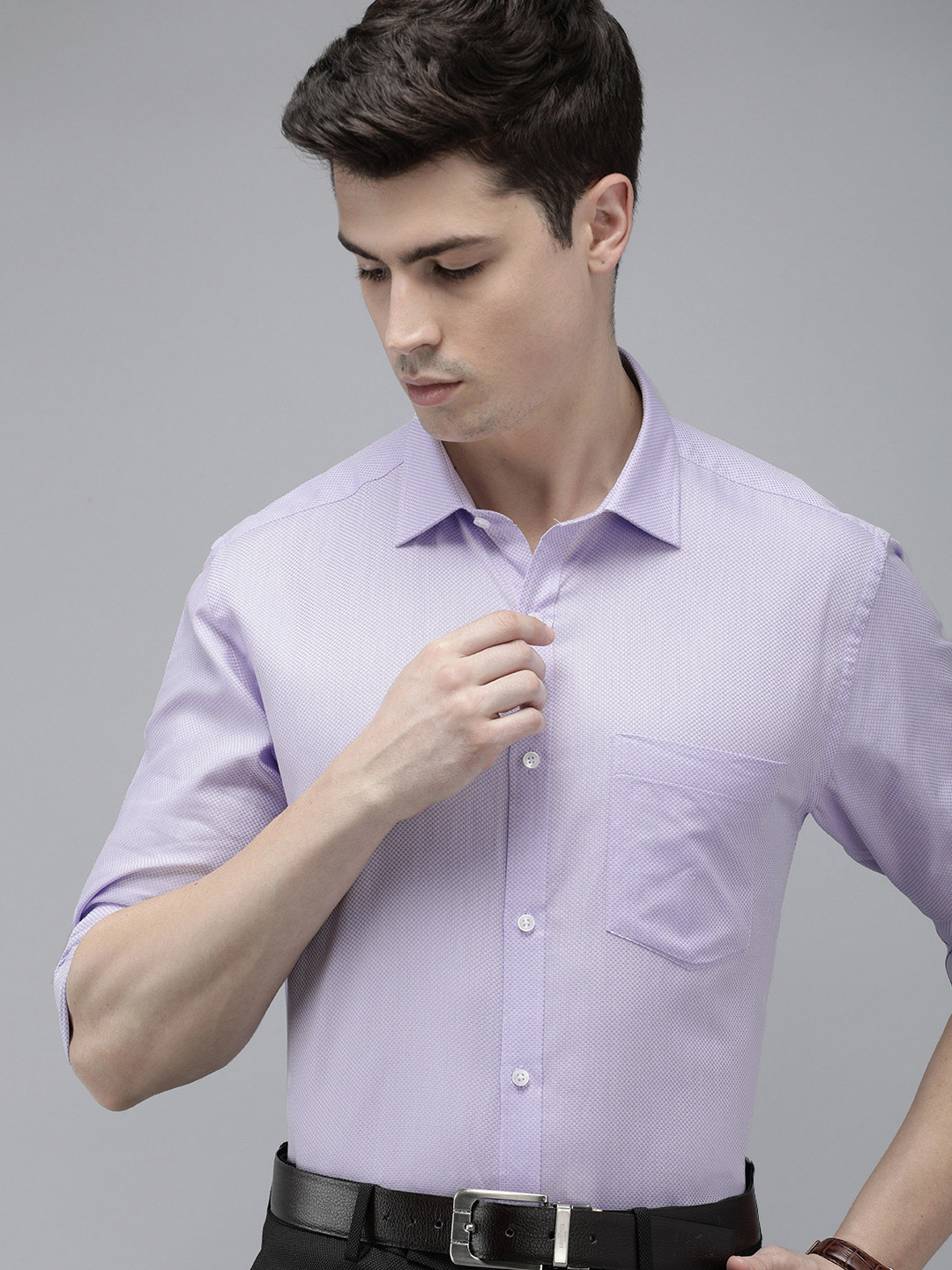 

Park Avenue Pure Cotton Self Design Slim Fit Cutaway Collar Formal Shirt, Violet