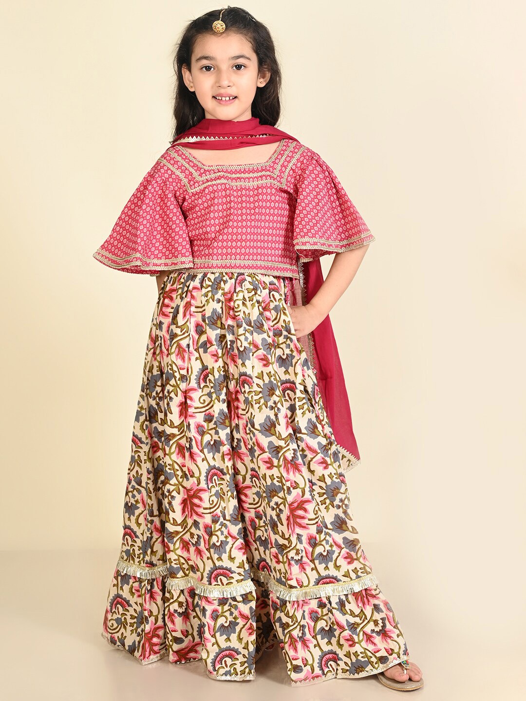 

LIL PITAARA Girls Printed Ready to Wear Lehenga & Blouse With Dupatta, Pink