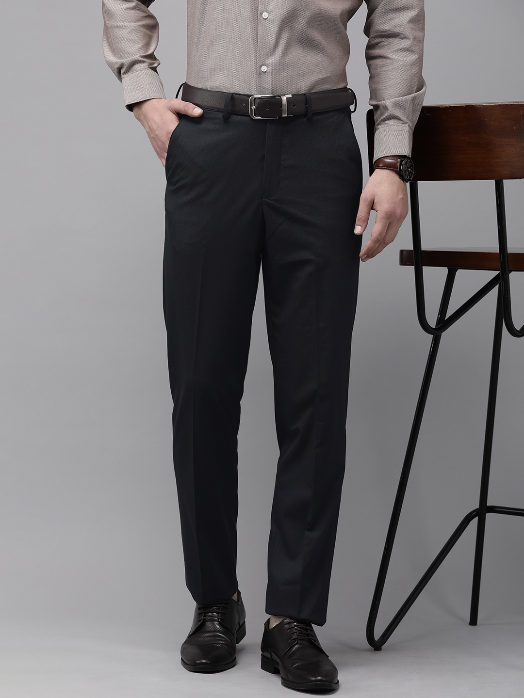 

Van Heusen Men Solid Custom Fit Formal Trousers, Navy blue