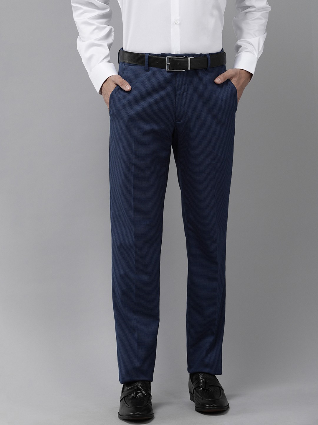 

Van Heusen Men Checked Slim Fit Formal Trousers, Navy blue