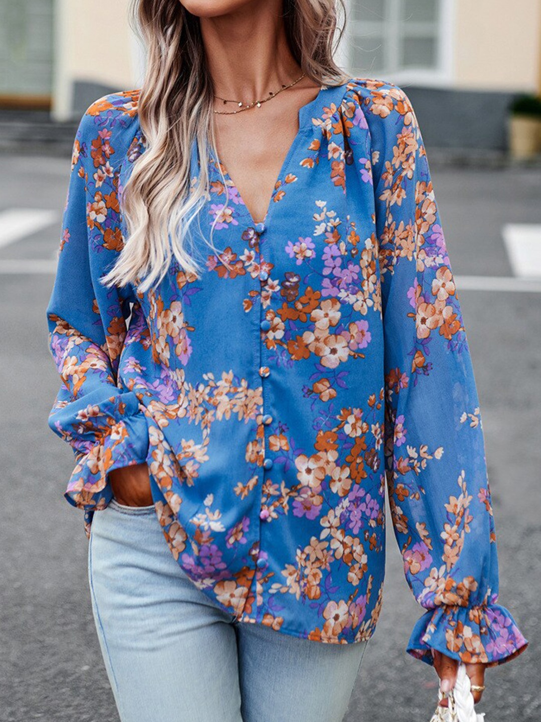 

BoStreet Blue Floral Printed V-Neck Puff Sleeves Top
