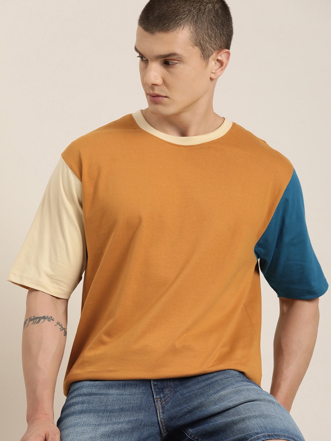 

DILLINGER Men Colourblocked Drop-Shoulder Sleeves Oversized Pure Cotton T-shirt, Mustard