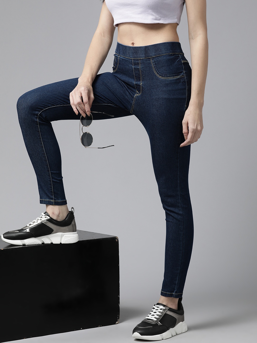 

The Roadster Lifestyle Co. Women Skinny Fit High-Rise Stretchable Jeans, Navy blue