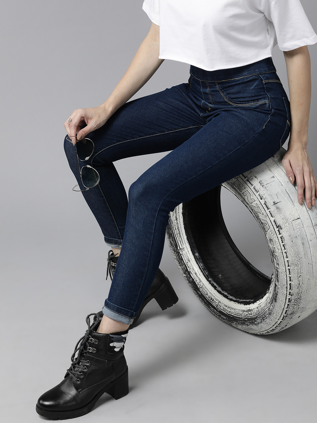 

The Roadster Lifestyle Co. Women Skinny Fit High-Rise Stretchable Jeans, Navy blue