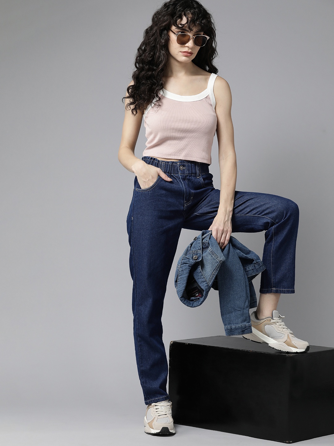 

The Roadster Lifestyle Co. Straight Fit Pure Cotton Jeans, Navy blue