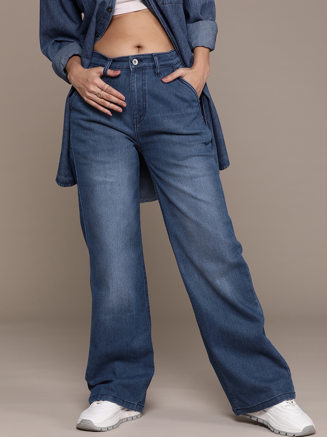 

The Roadster Lifestyle Co. Wide Leg High-Rise Light Fade Stretchable Jeans, Blue