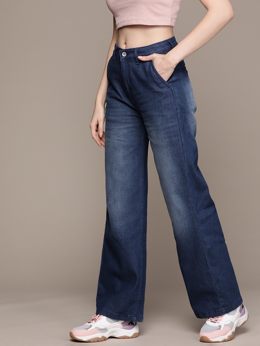 

The Roadster Lifestyle Co. Wide Leg High-Rise Light Fade Stretchable Jeans, Blue
