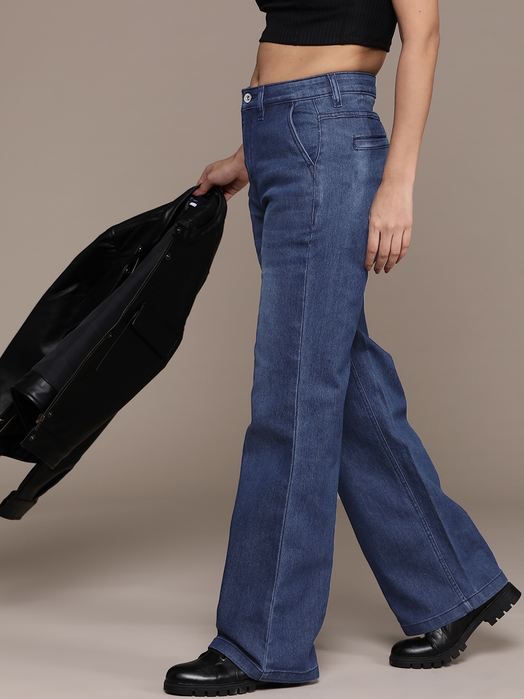 

The Roadster Lifestyle Co. Wide Leg High-Rise Light Fade Stretchable Jeans, Blue