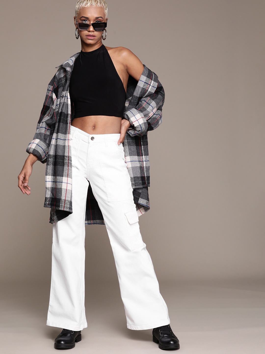 

The Roadster Lifestyle Co. Flared Light Fade Stretchable Cargo Jeans, White