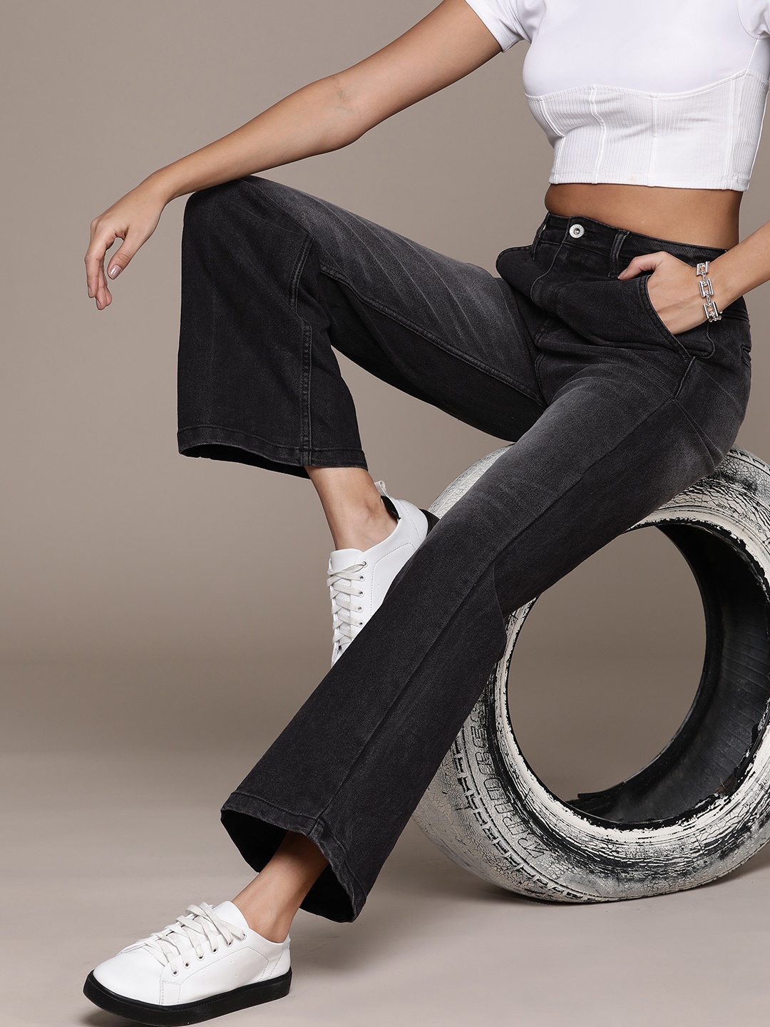 

The Roadster Lifestyle Co. Women Wide Leg Light Fade Stretchable Jeans, Black