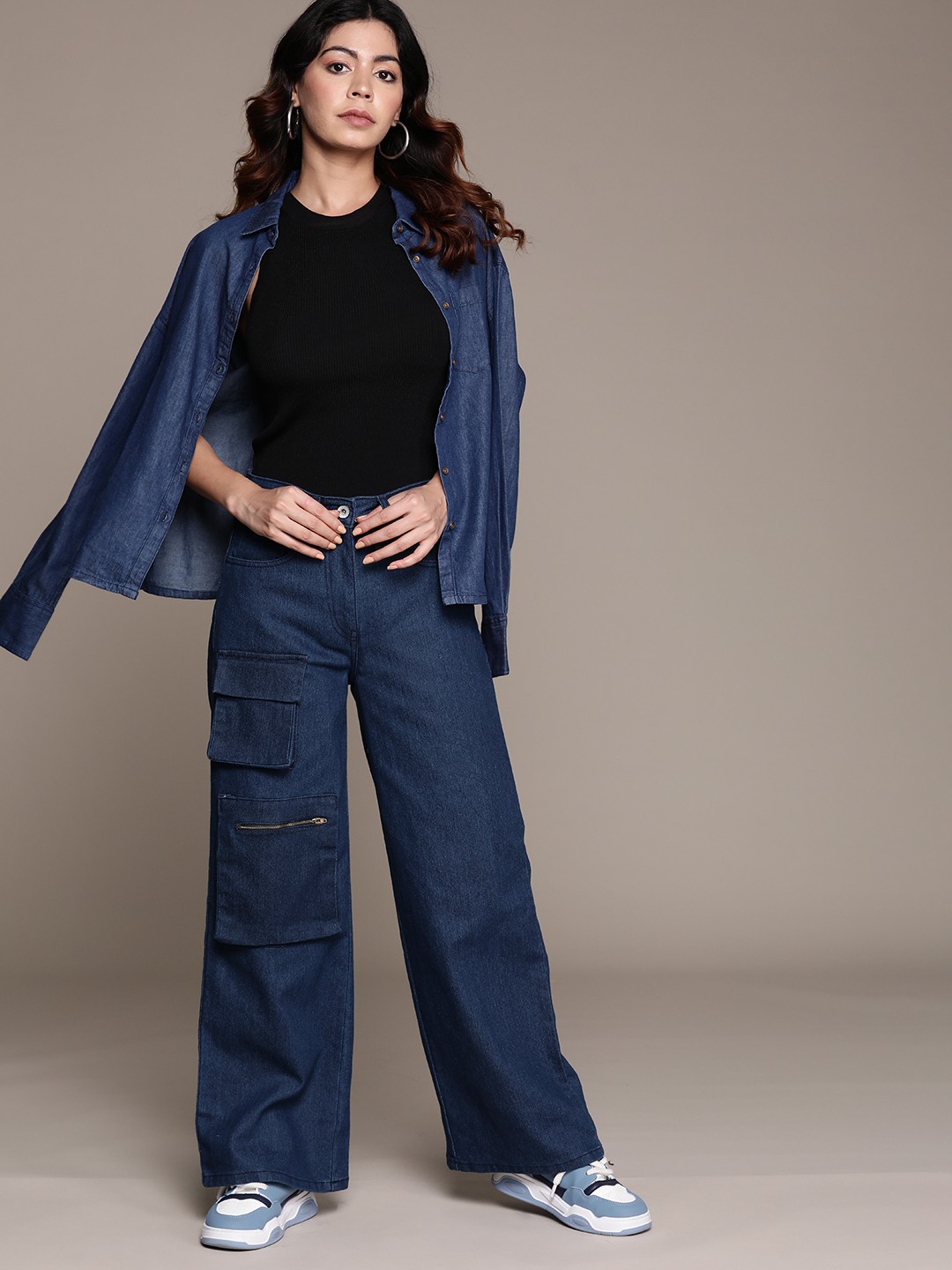 

The Roadster Lifestyle Co. Women Flared Stretchable Cargo Jeans, Navy blue