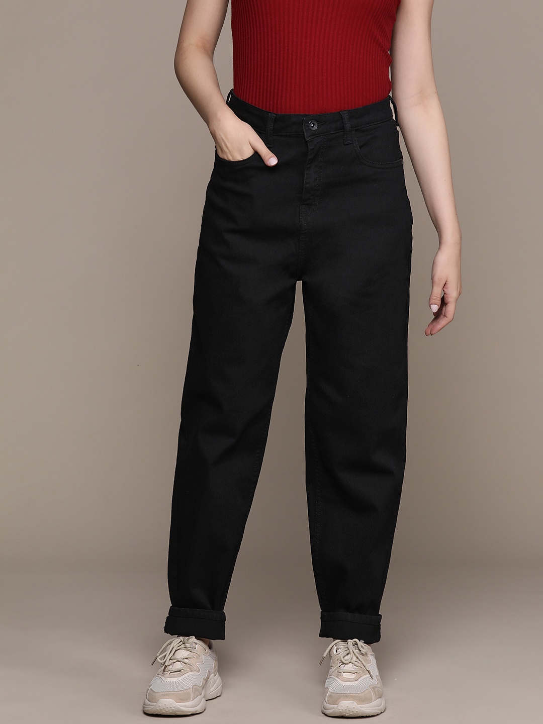 

The Roadster Lifestyle Co. Women High-Rise Slouchy Fit Stretchable Jeans, Black