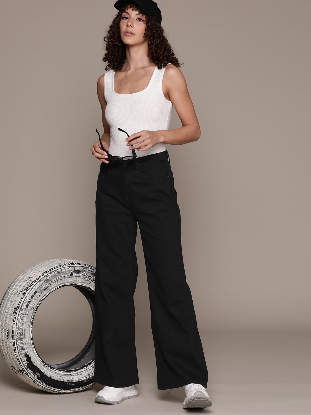 

The Roadster Lifestyle Co. Women Wide Leg High-Rise Jeans, Black