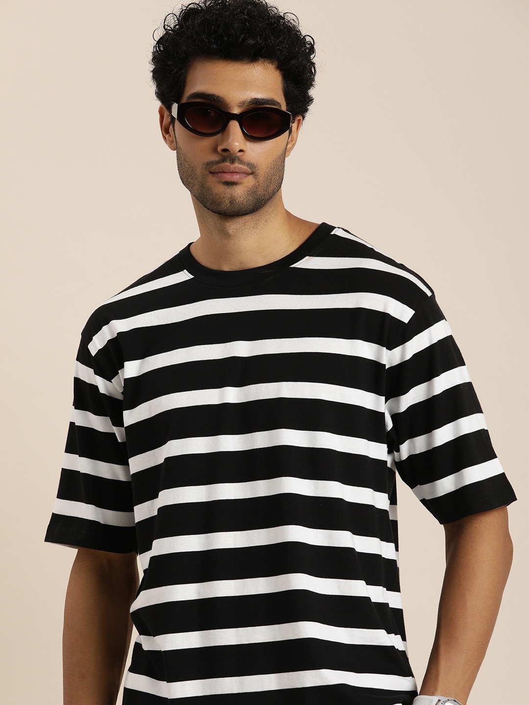 

Difference of Opinion Men Striped Oversized Pure Cotton T-shirt, Black