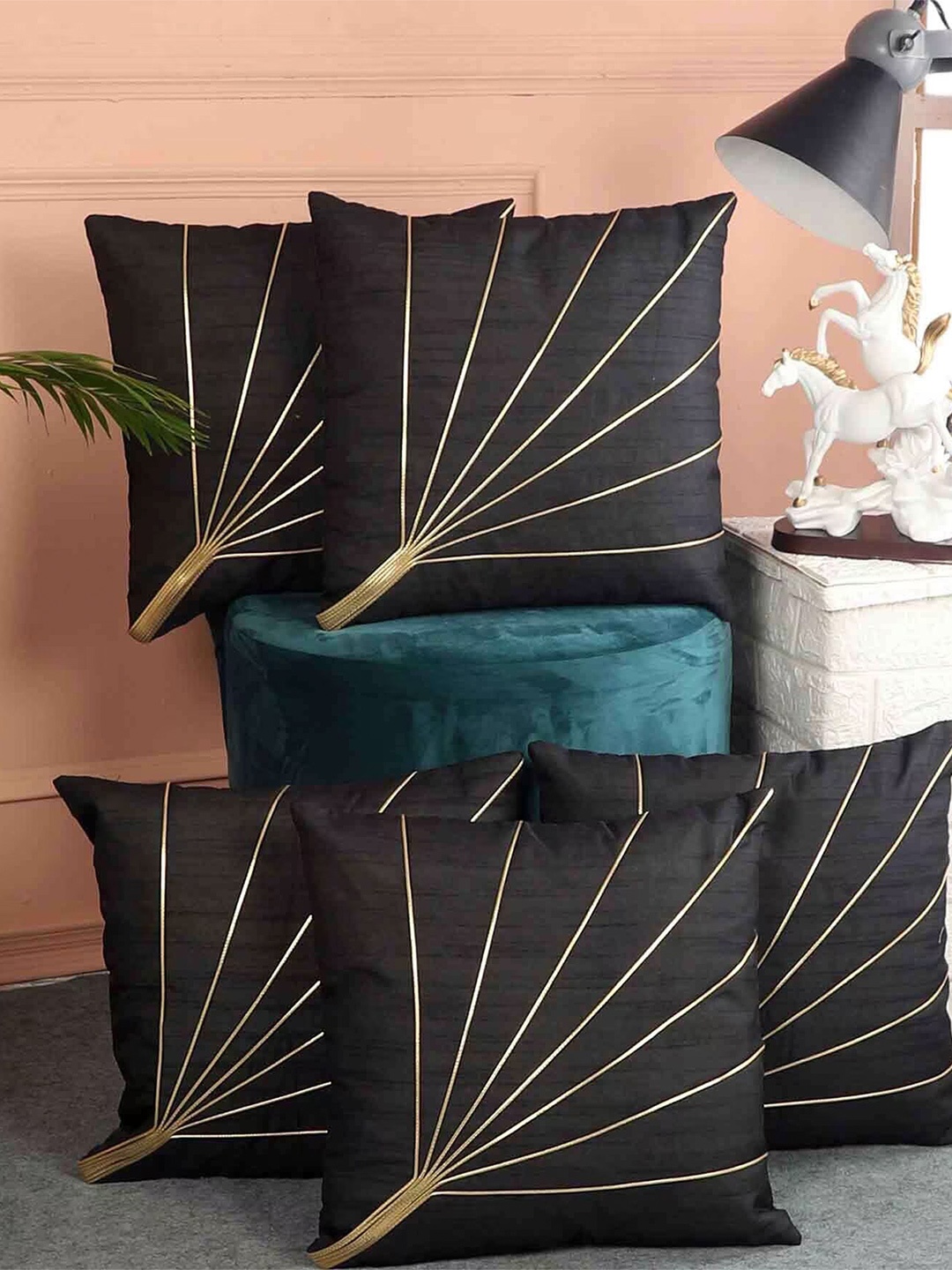 

MFD HOME FURNISHING Black & Gold-Toned 5 Pieces Abstract Square Cushion Covers
