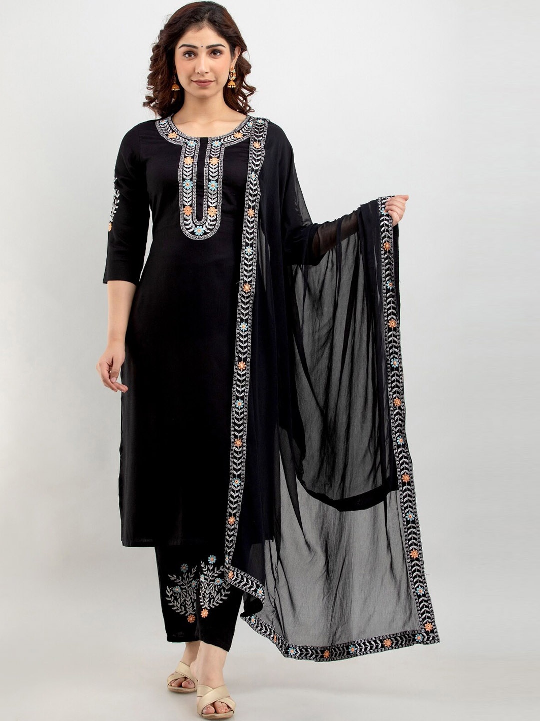 

Fusion Threads Floral Embroidered Kurta & Trousers With Dupatta, Black