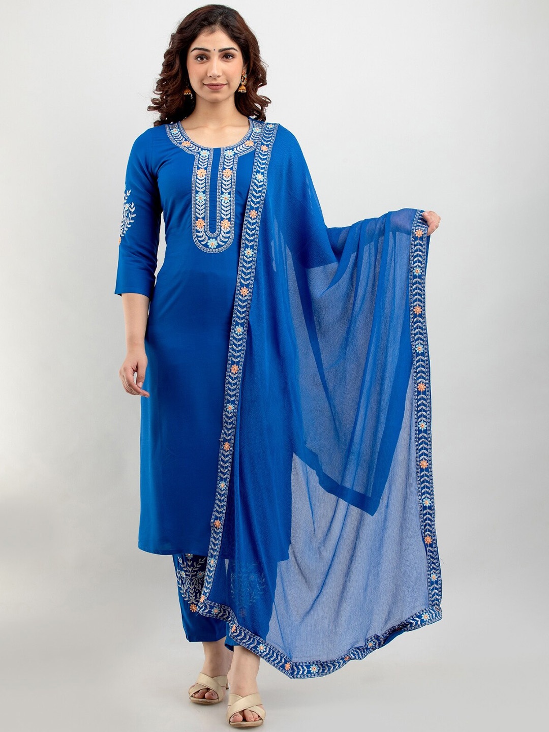 

Fusion Threads Floral Embroidered Kurta & Trousers With Dupatta, Blue