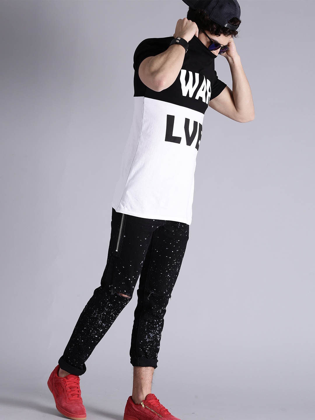

Kook N Keech Men Black Printed Longline T-shirt