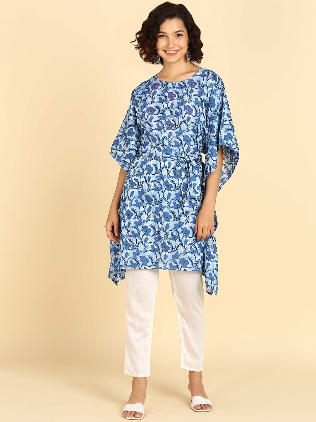 

Maaesa Floral Printed Extended Sleeves Cotton Fusion A-Line Kurta, Blue
