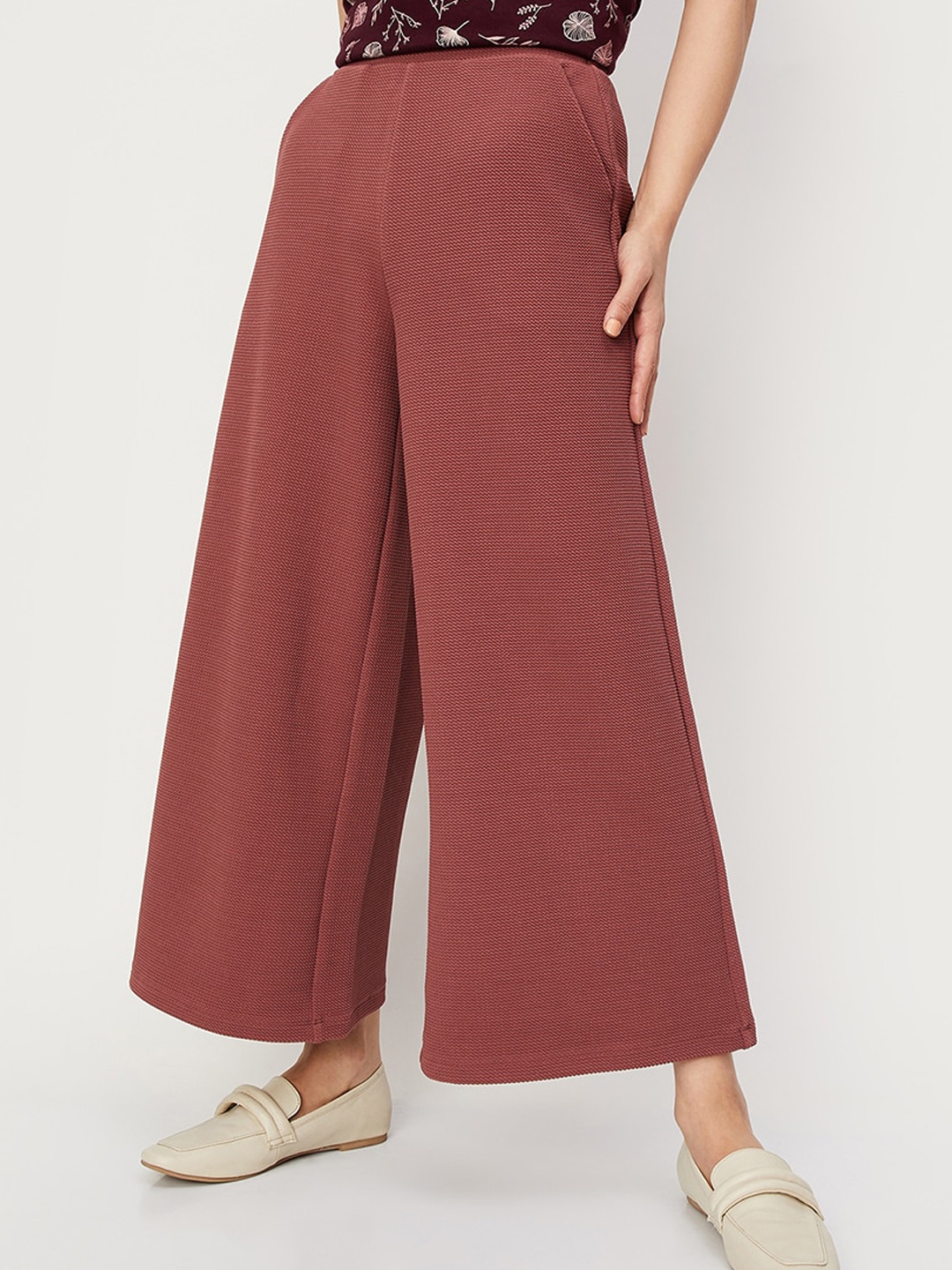 

max Mid-Rise Flared Trousers, Red