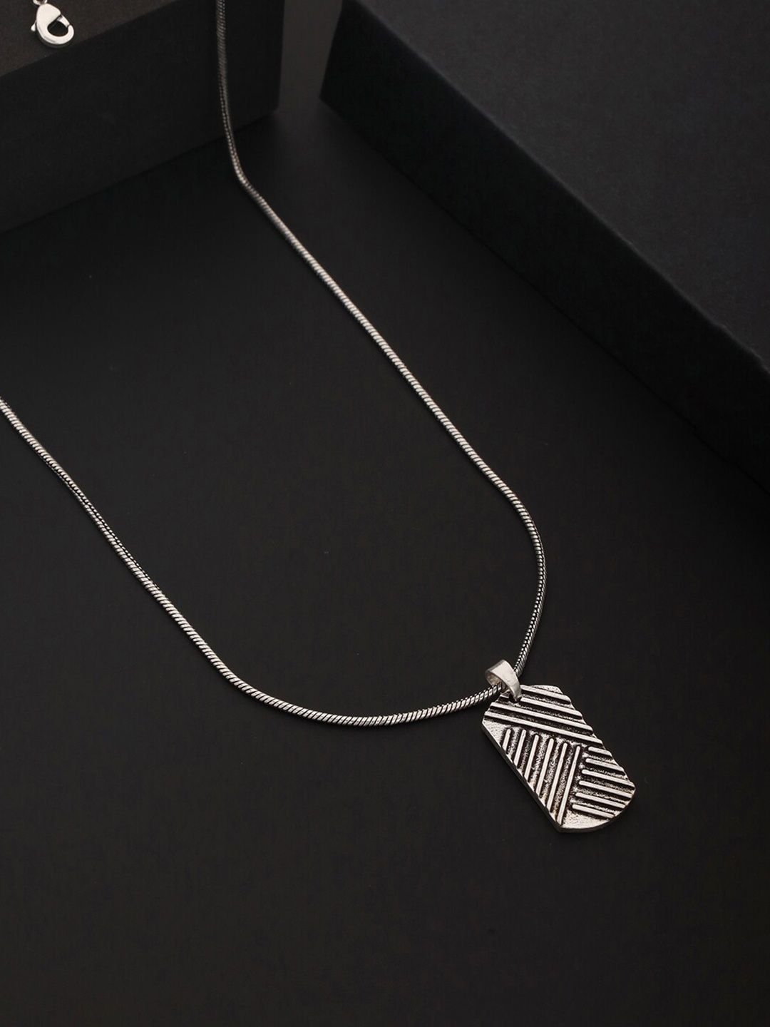 

Priyaasi Men Silver-Plated Lined Tag Pendant Chain