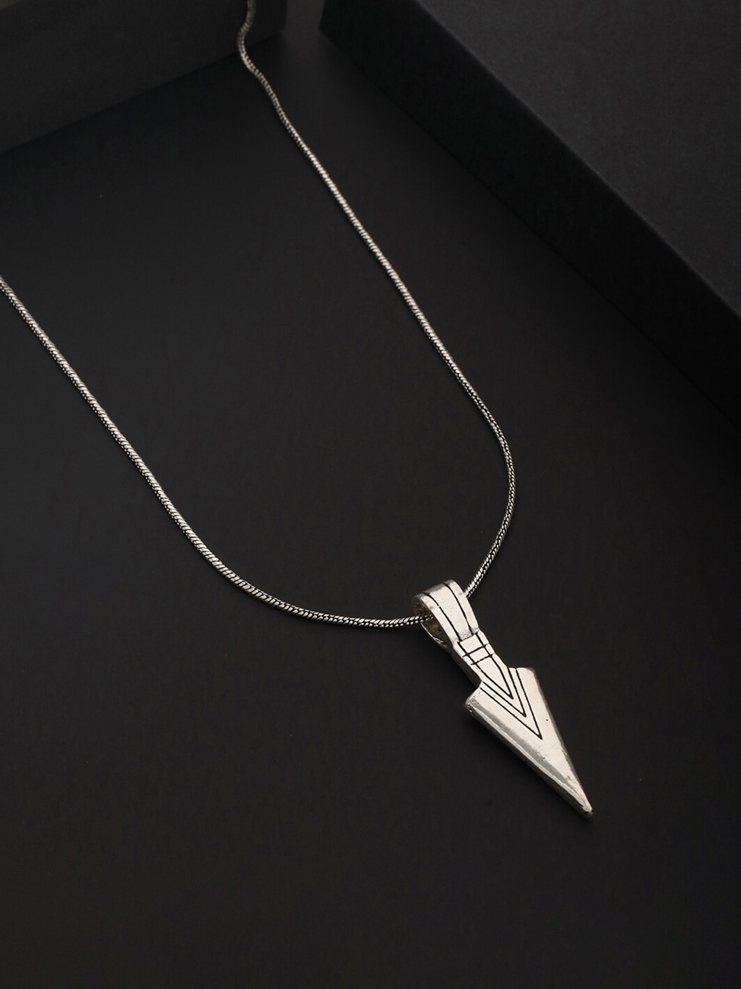 

Priyaasi Men Silver-Plated Striped Arrow Pendant Chain