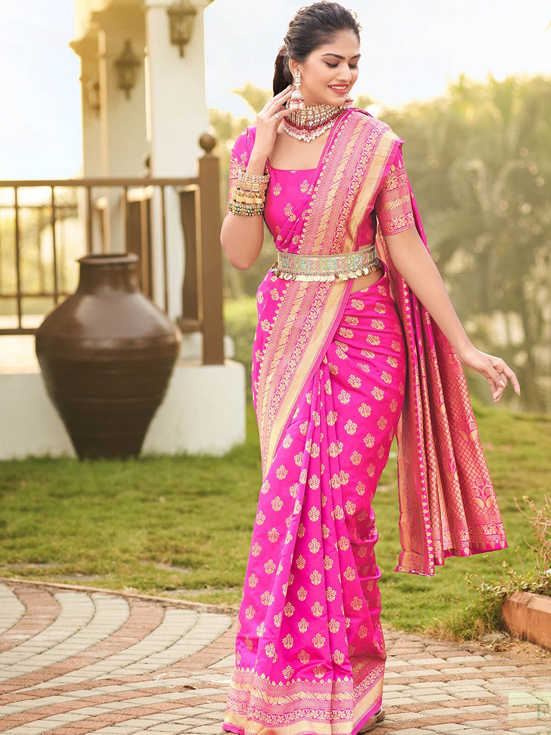 

ODETTE Ethnic Motifs Woven Design Zari Saree, Pink