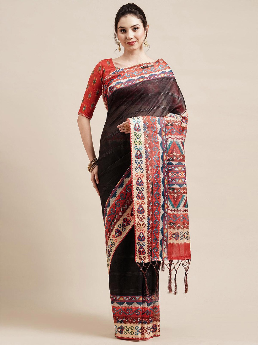 

ODETTE Ethnic Motifs Printed Saree, Black