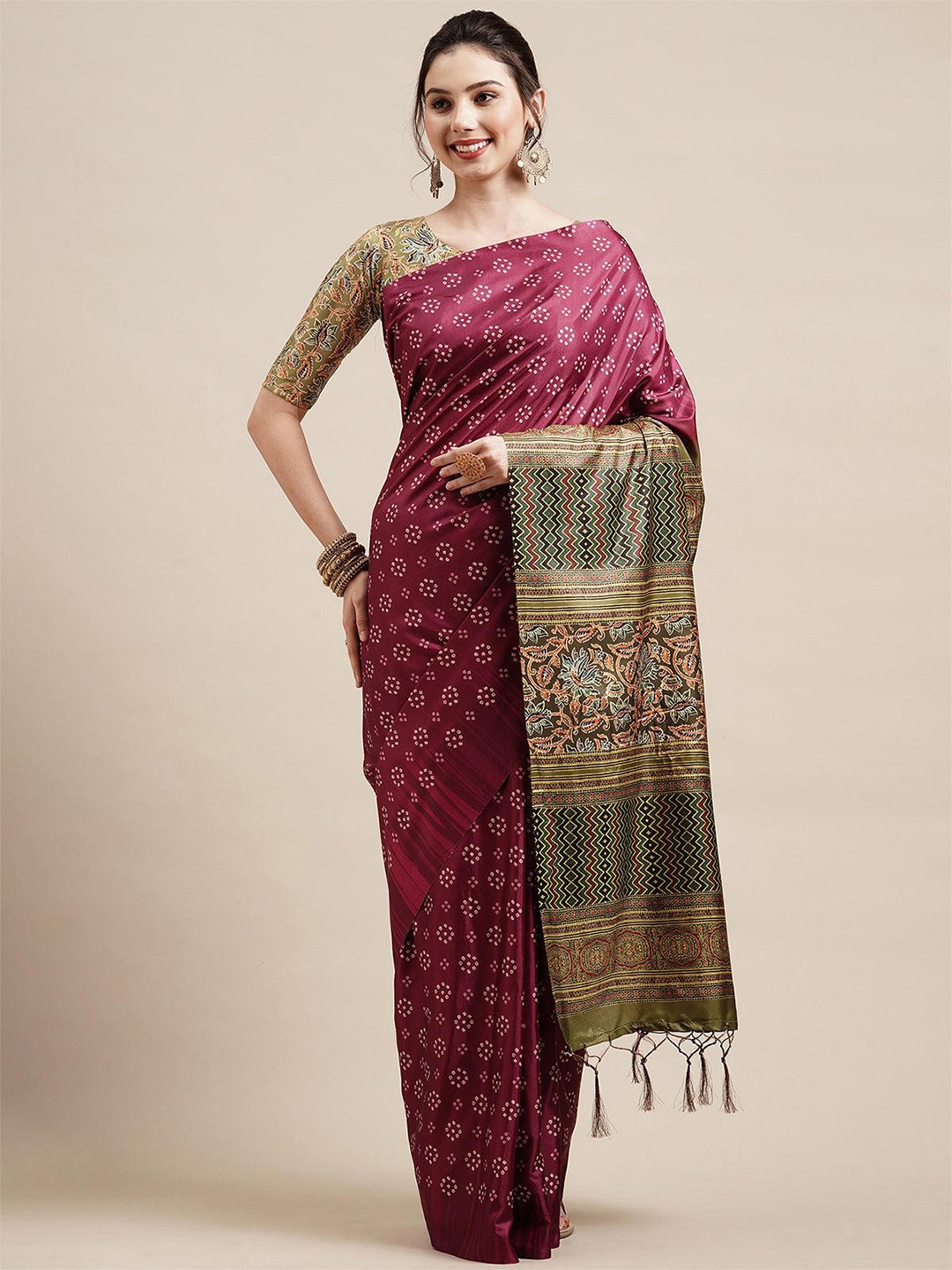 

ODETTE Bandhani Printed Zari Saree, Magenta