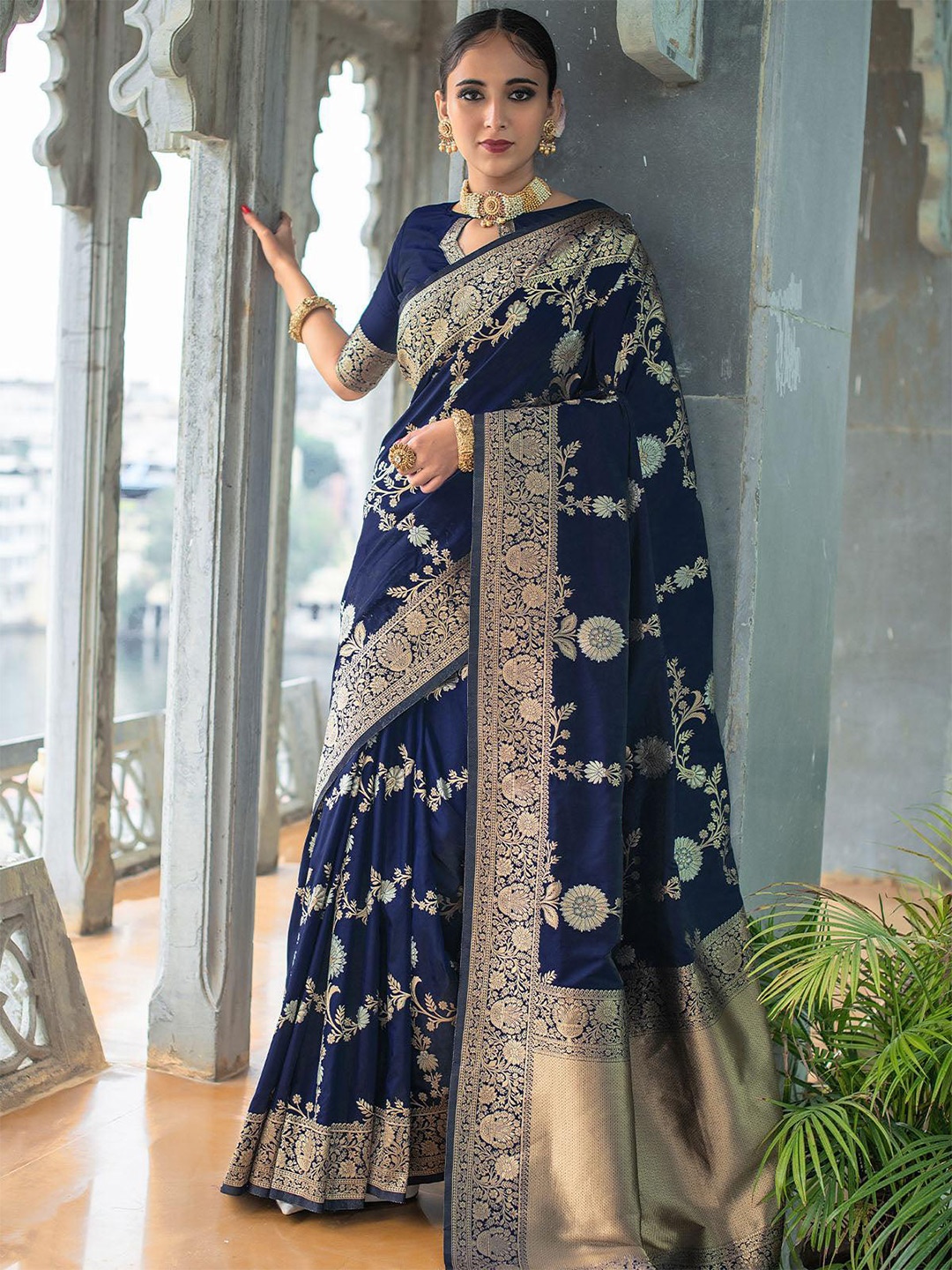 

ODETTE Floral Woven Design Zari Saree, Blue
